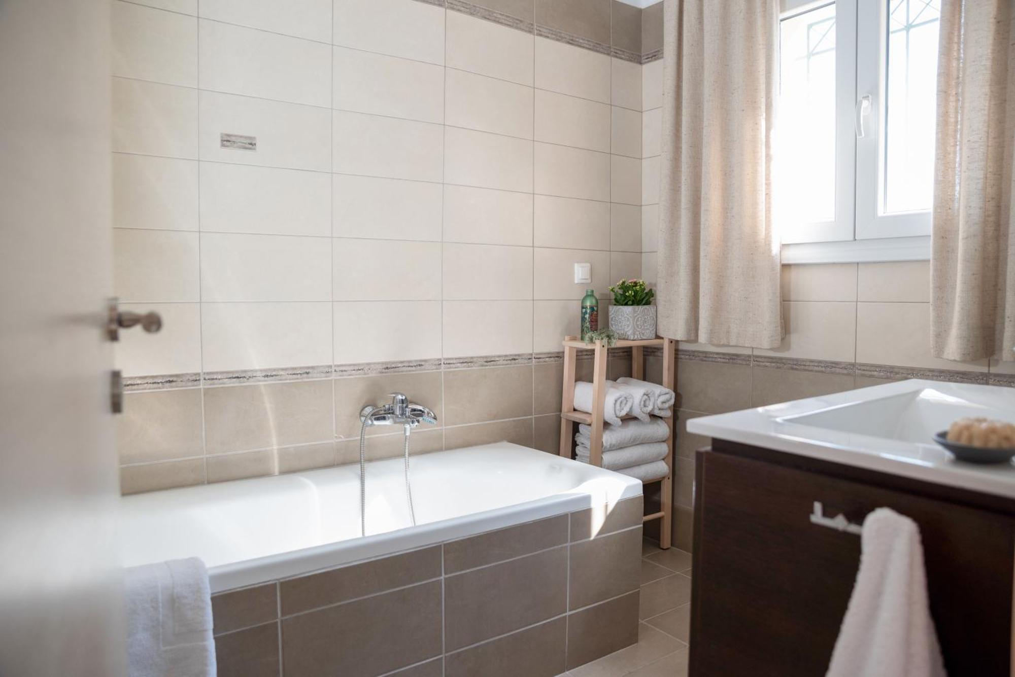 Solari Hill Maisonette Two Private Parking Alepou Экстерьер фото